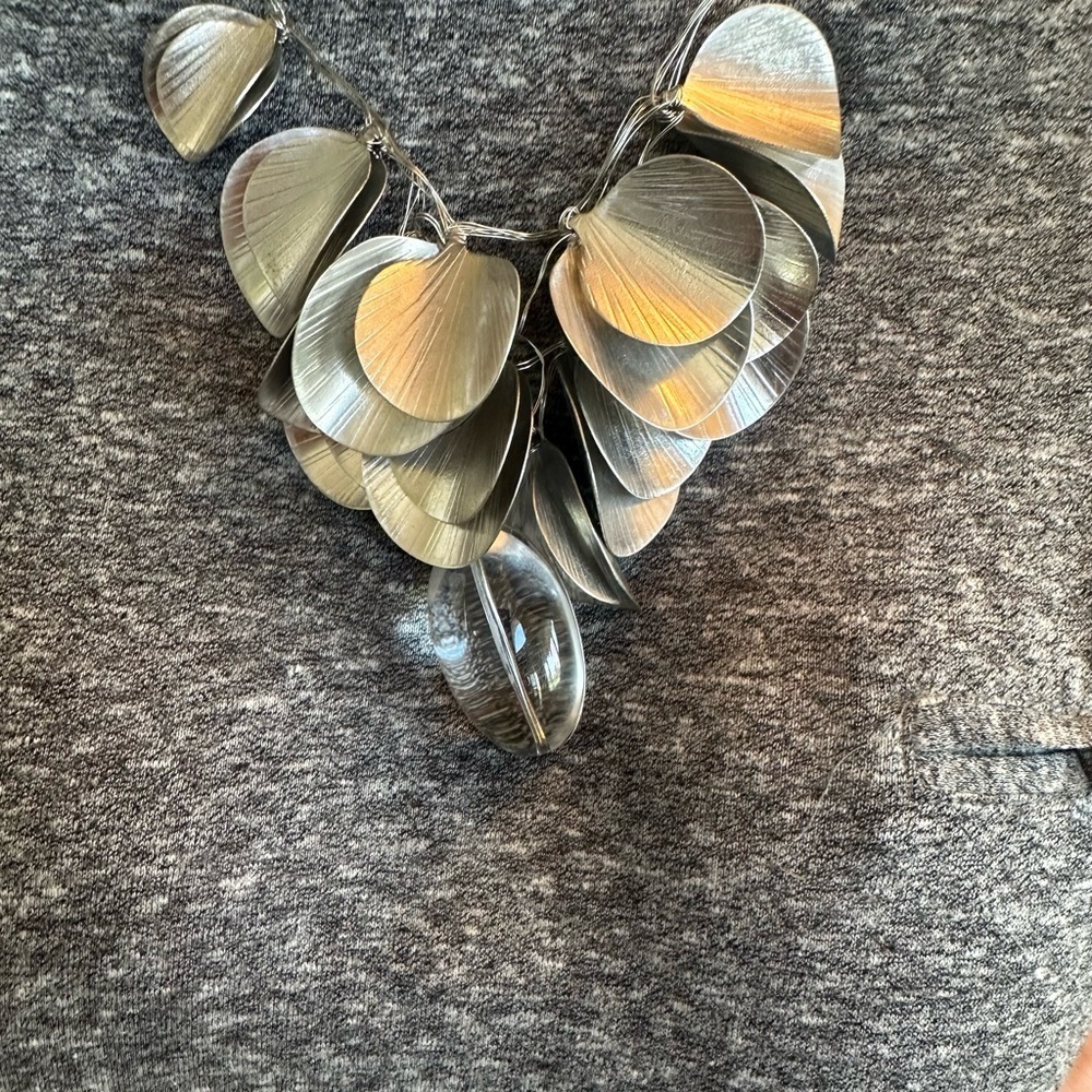 Vilaiwan Handcrafted Necklace​​​ - Picture 2 of 4